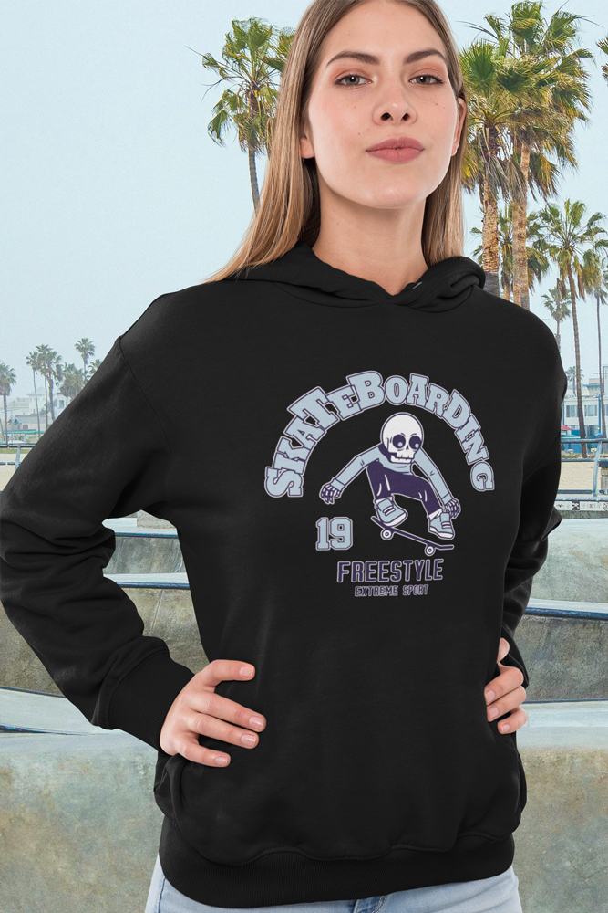 mockup-sweat-a-capuche-femme-skateboarding-freestyle.jpg