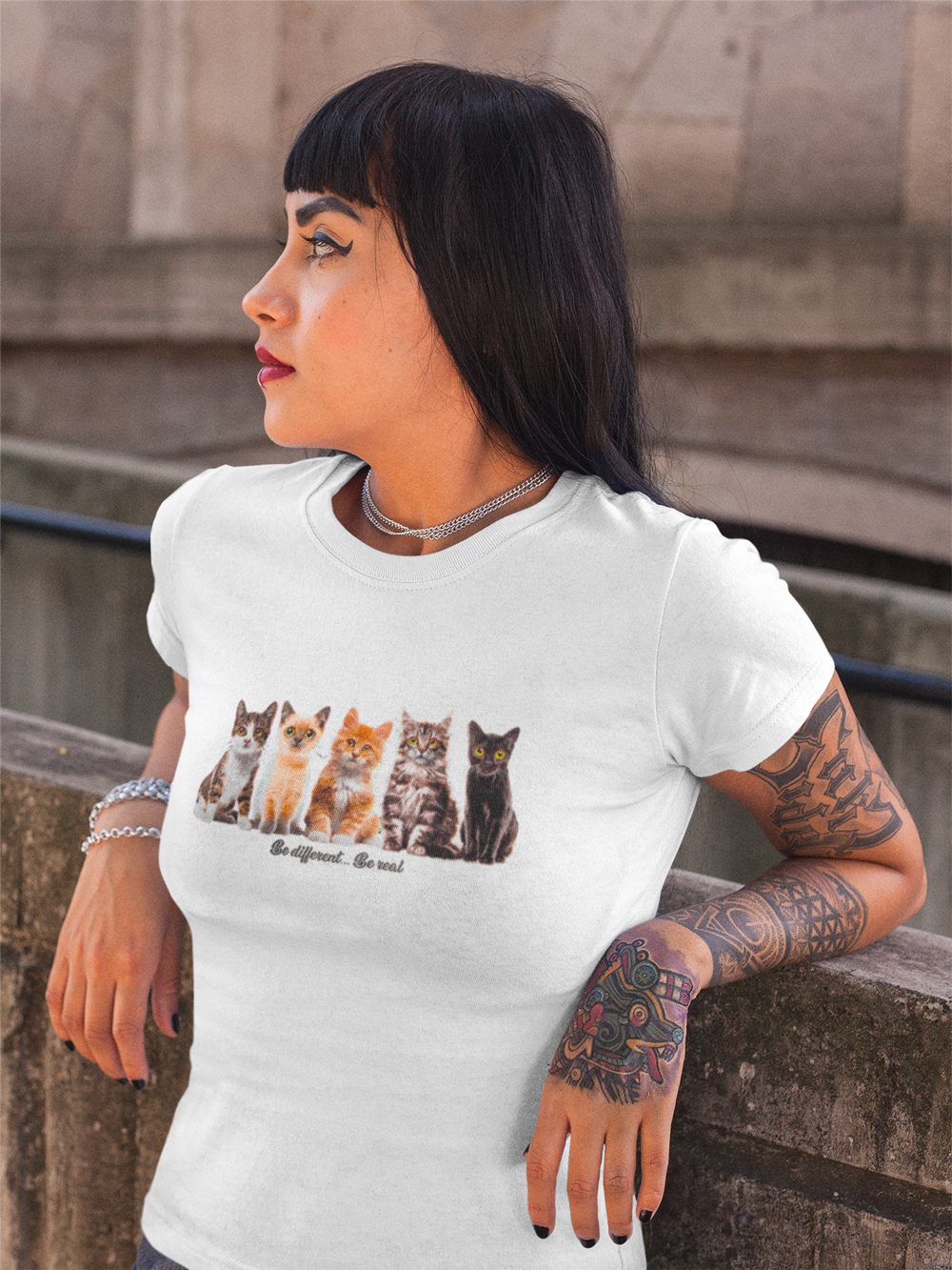 mockup-t-shirt-femme-blanc-chat-be-different-be-reel.jpg