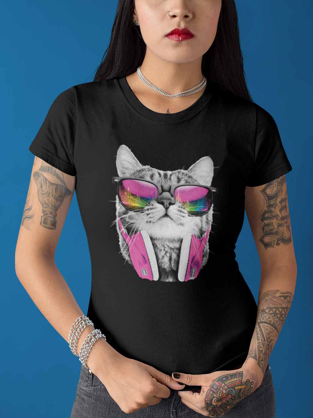 mockup-t-shirt-femme-chat-casque-dj.jpg