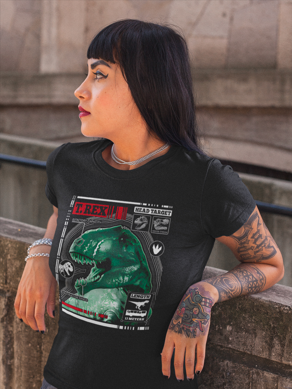mockup-t-shirt-femme-noir-t-rex-head-target.jpg