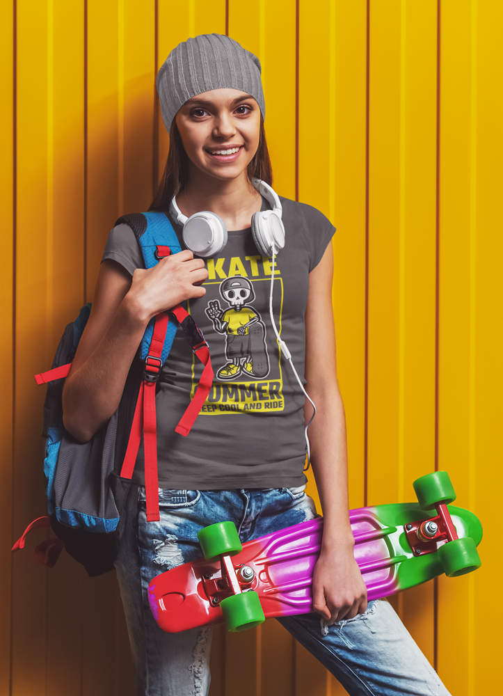 mockup-t-shirt-femme-skate-summer.jpg
