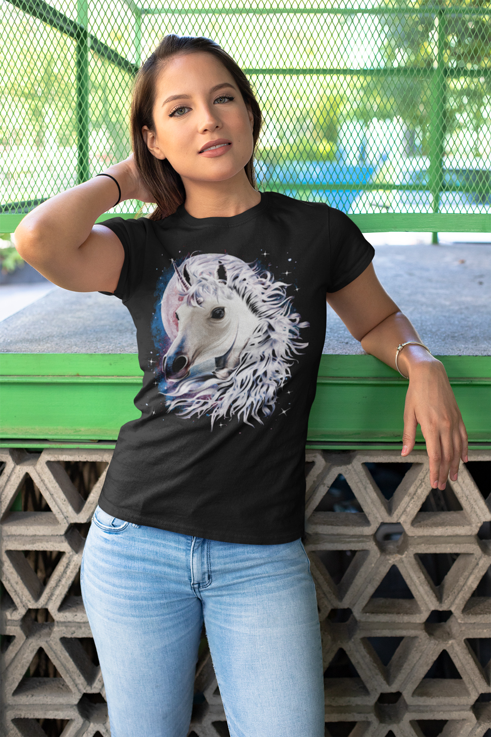 mockup-t-shirt-femme-space-licorne.jpg