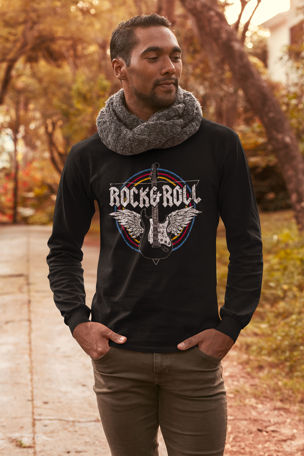 mockup-t-shirt-manches-longues-homme-rock-n-roll-guitare.jpg